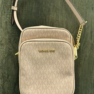 Light pink Michael Kors crossbody bag